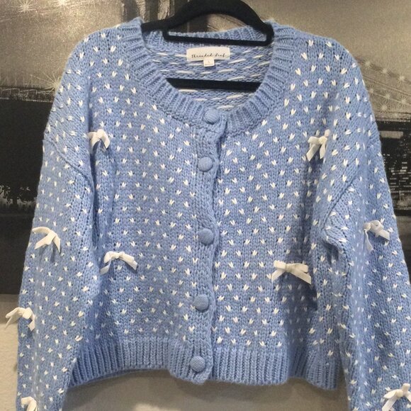 Threaded leaf Knit Cardigan with Bows - Picture 1 of 3